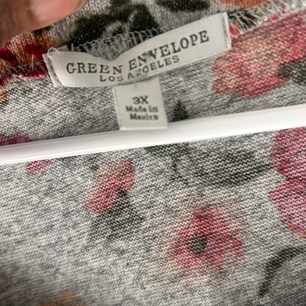 Green Envelope LA Floral Tunic Top (3X) - Picture 4 of 4